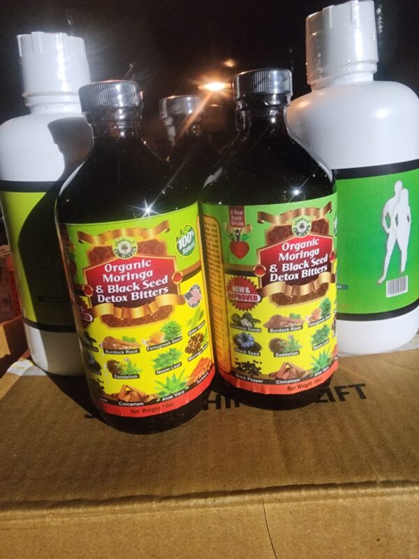 Moringa Black Detox + Colone cleanser